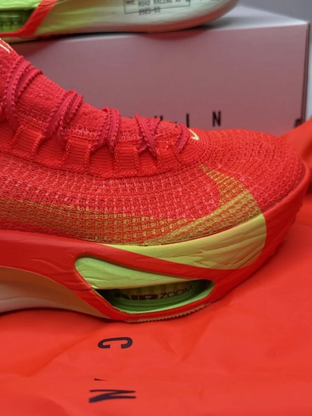 Nike Air Zoom Alphafly Next% 3 Bright Crimson FD8311-600 Women Size 8 Shoes - Picture 3 of 11